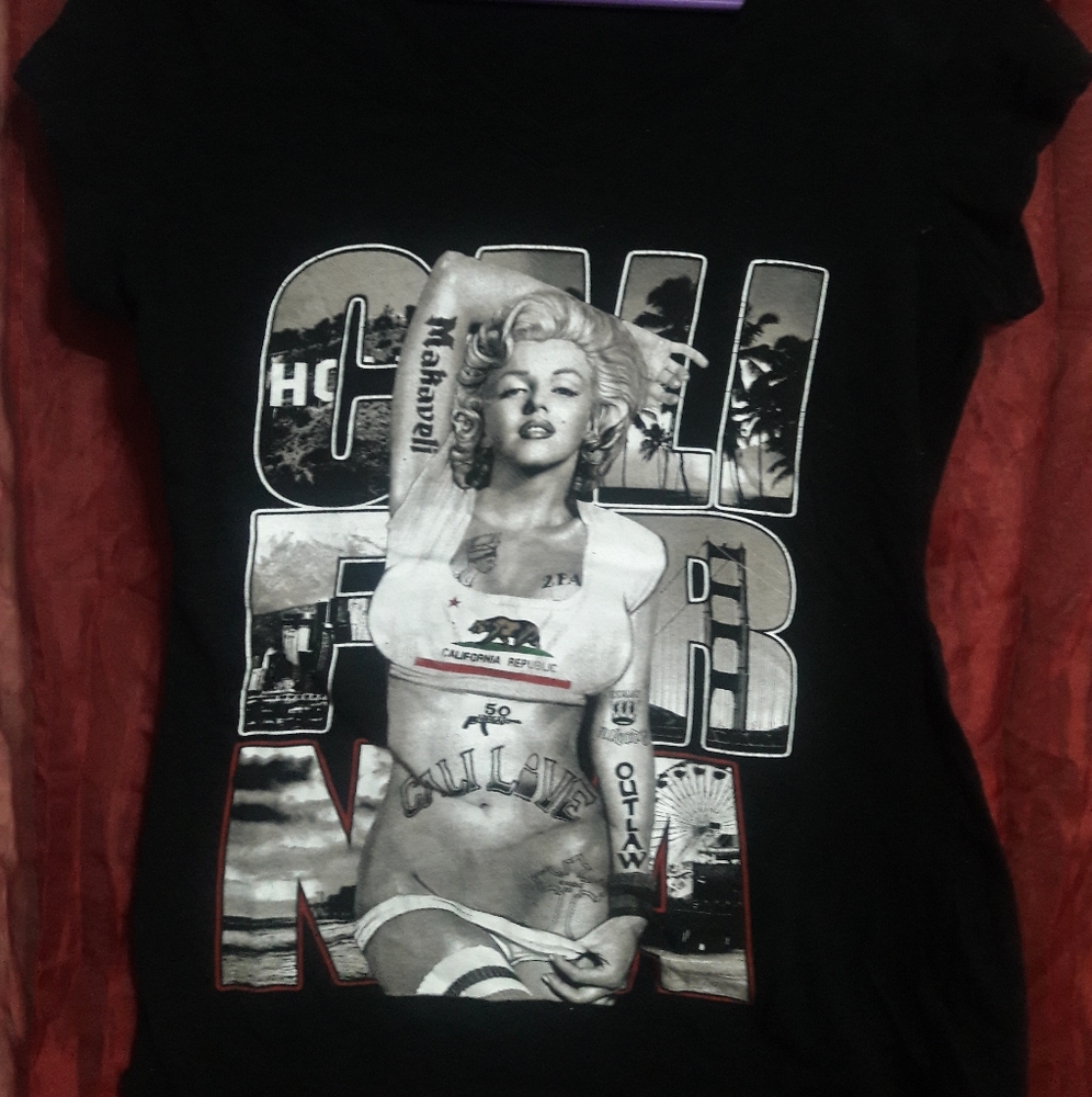 2 for 1 V neck Black printed pin up girls